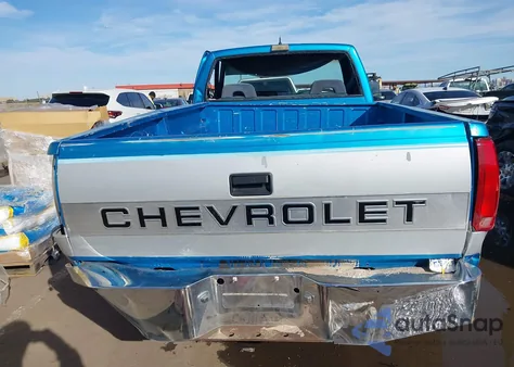 1992 Chevrolet Gmt-400 K1500 z USA, uszkodzony, nr VIN 1GCEK14K1NE101110